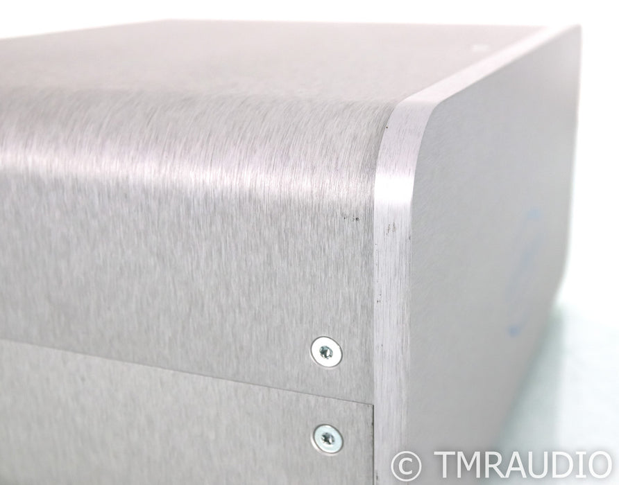 Audience aR6-T4 AC Power Line Conditioner; AR6T4; Silver