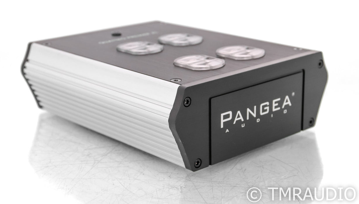 Pangea Quattro Premier XL AC Power Distributor; 20A