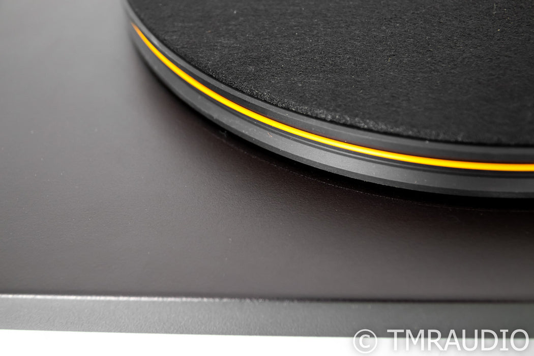 MoFi StudioDeck Belt Drive Turntable; StudioTracker MM Cartridge
