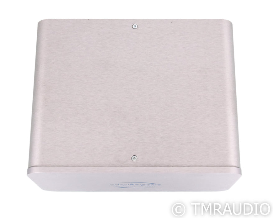 Audience aR6-T4 AC Power Line Conditioner; AR6T4; Silver