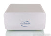 Audience Adept Response aR6 AC Power Line Conditioner; Silver