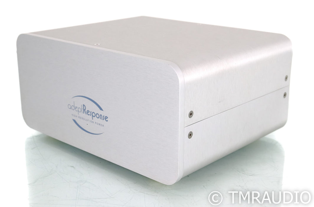 Audience Adept Response aR6 AC Power Line Conditioner; Silver