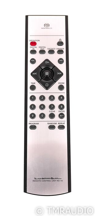 Luxman D-05 SACD / CD Player; Remote; D05