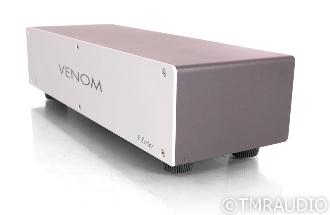 Shunyata Research Venom Series V16 AC Power Distributor; Silver