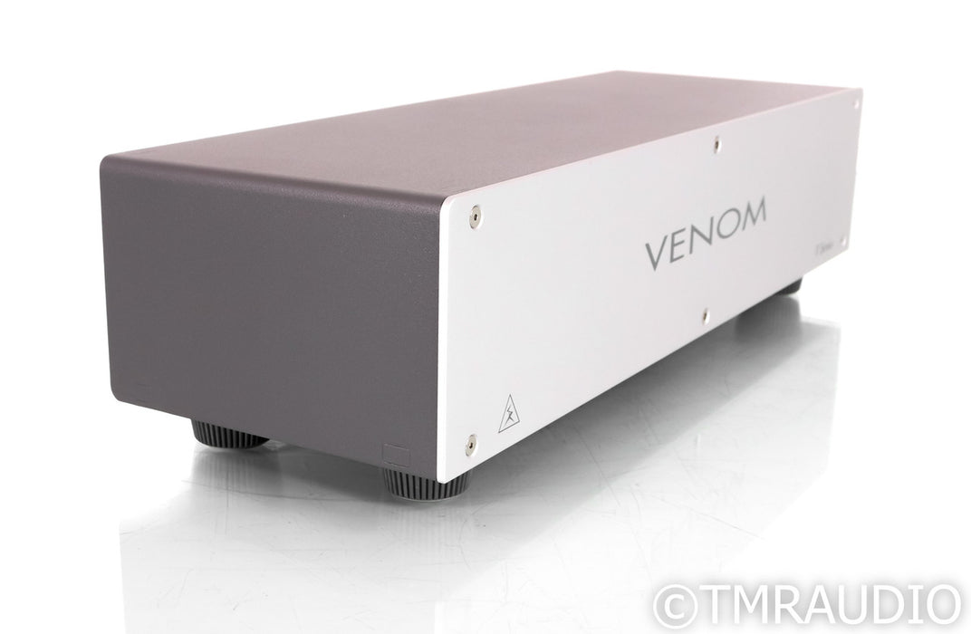 Shunyata Research Venom Series V16 AC Power Distributor; Silver