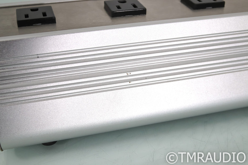 IsoTek GII Titan AC Power Line Conditioner; w/ Multi-Link 6 way