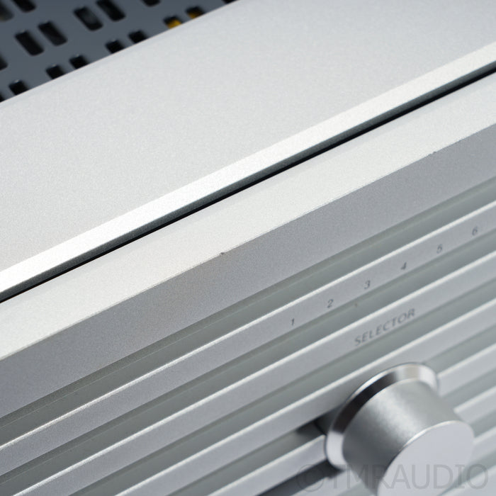 Soulnote A-2 Integrated Amplifier; Platinum Silver (Open Box)