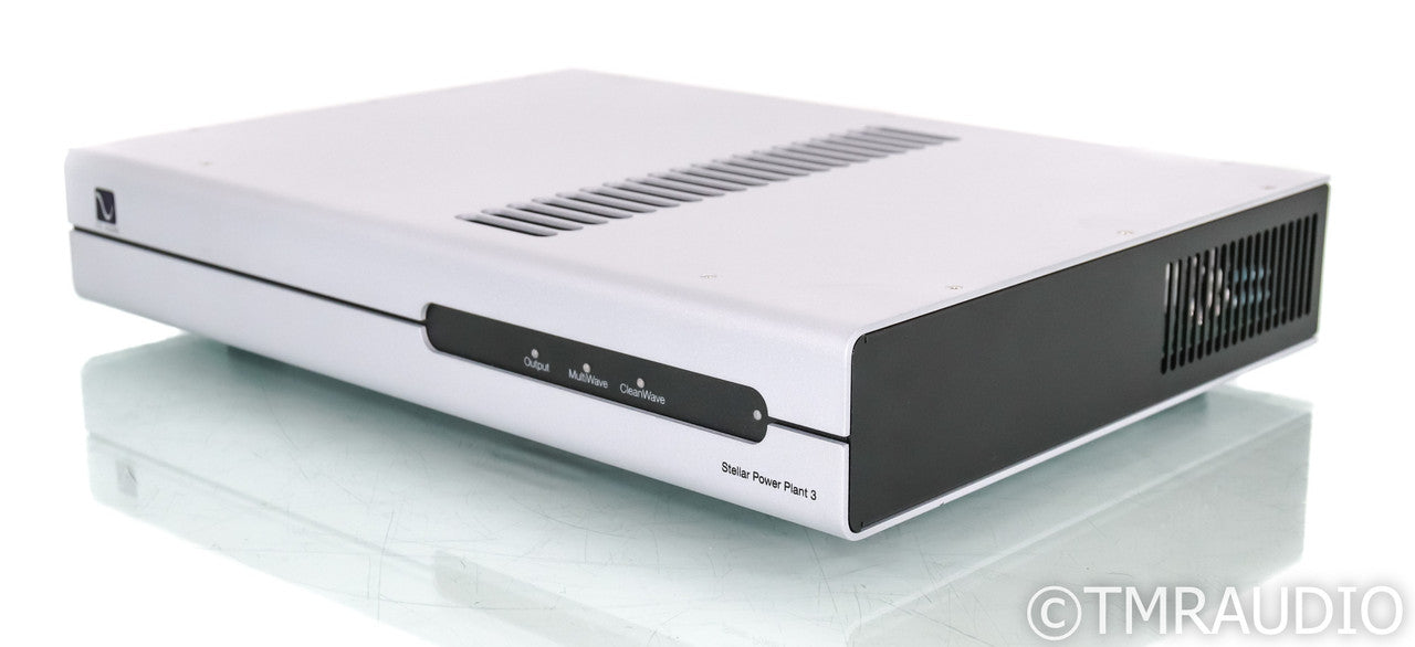 PS Audio Stellar PowerPlant 3 AC Power Line Conditioner; Silver; Remote (Used)
