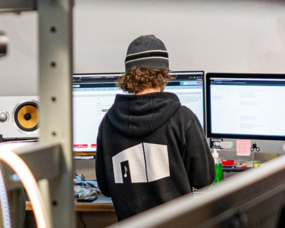 <p><em>Our Vision</em><strong> </strong></p><p>Save HiFi & Create a New Generation of Audiophiles</p>