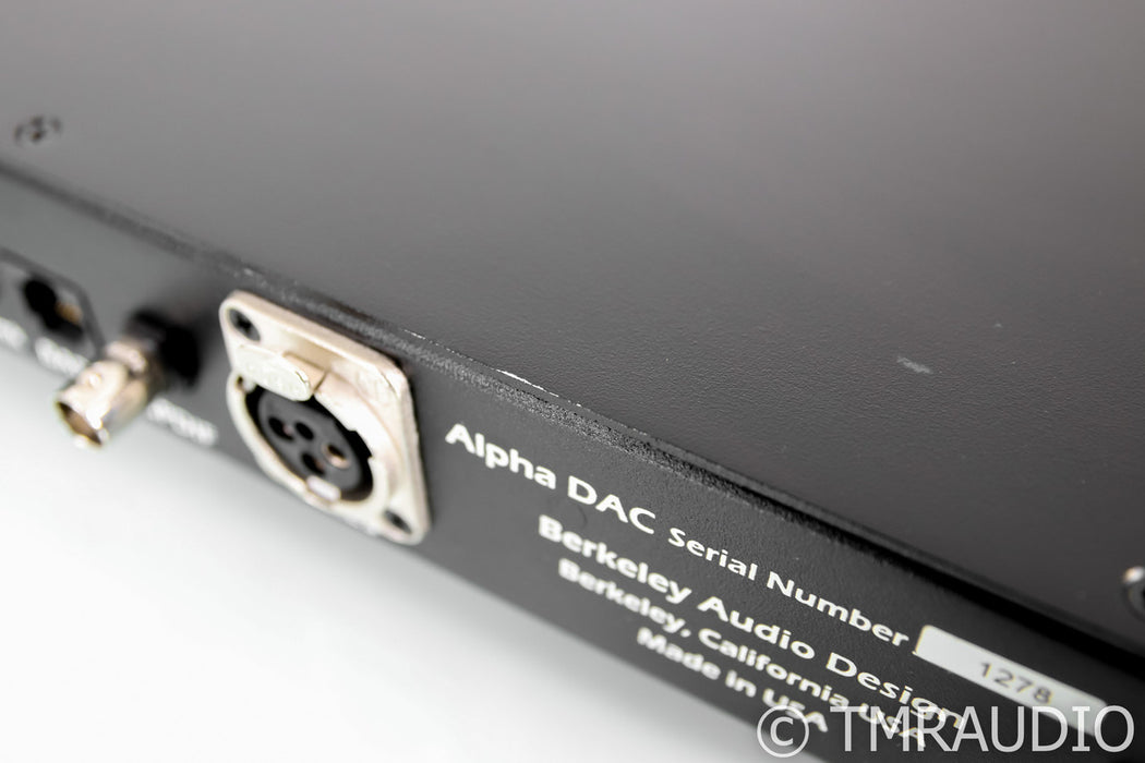 Berkeley Audio Design Alpha DAC D/A Converter; Series 1; Silver; Remote