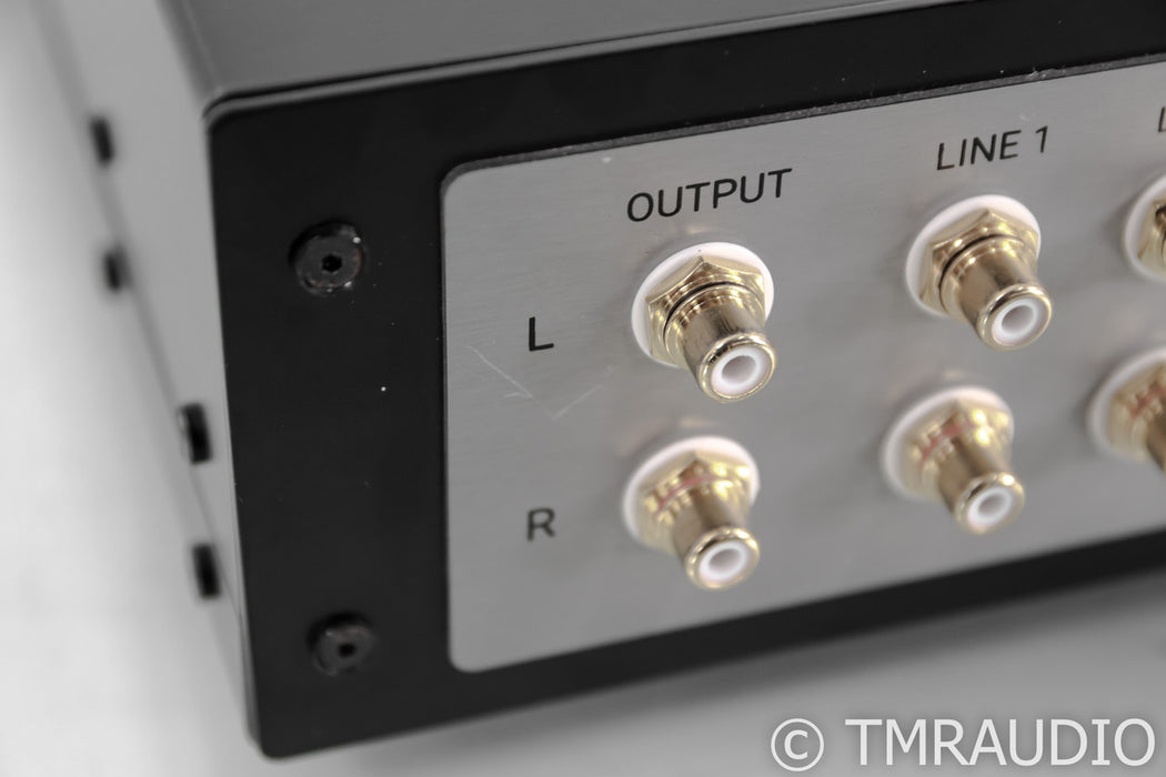 Audio Hungary Qualiton APR 204 Stereo Tube Preamplifier; MM Phono; Remote