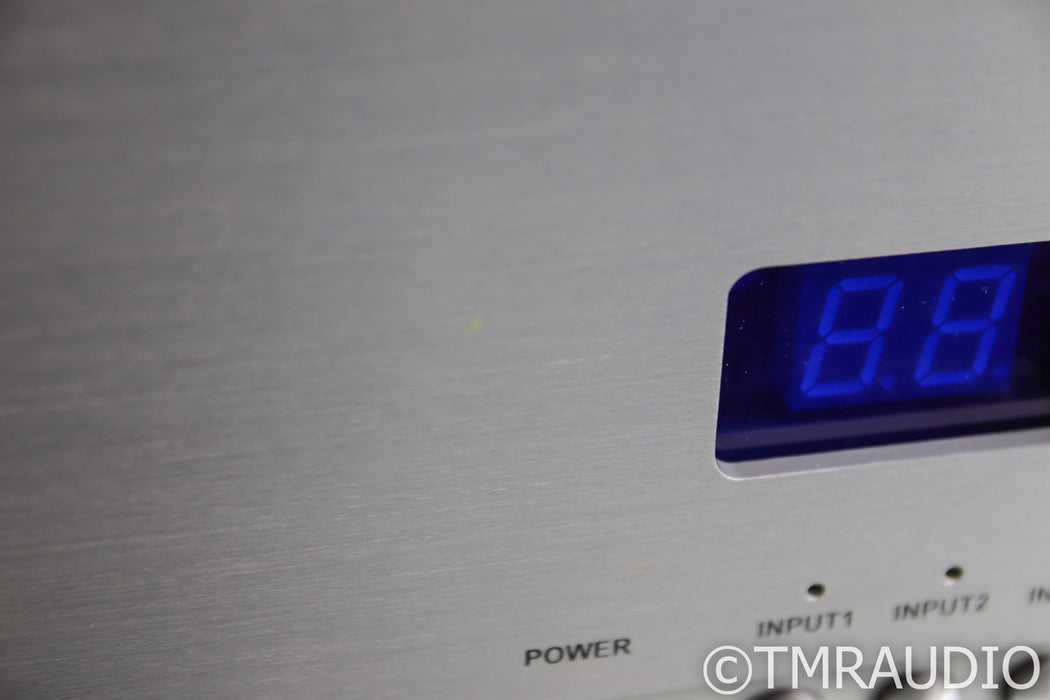 Pass Labs INT-60 Stereo Integrated Amplifier; INT60; Silver; Remote