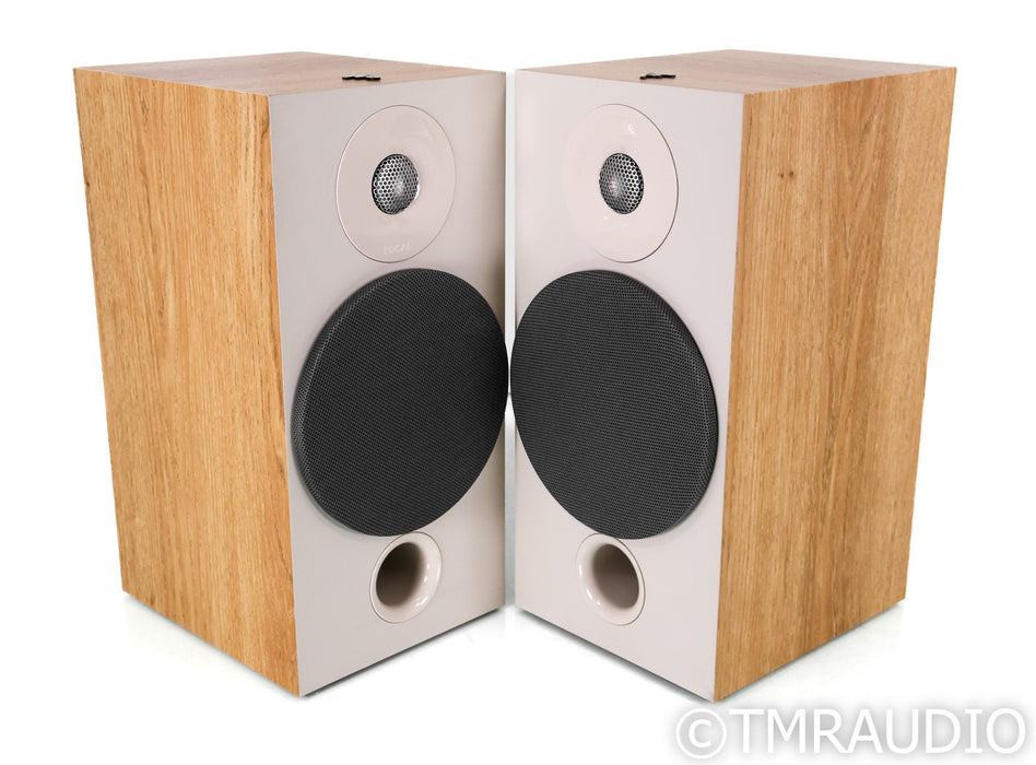 Focal Chora 806 Bookshelf Speakers; Light Wood Pair (Open Box)
