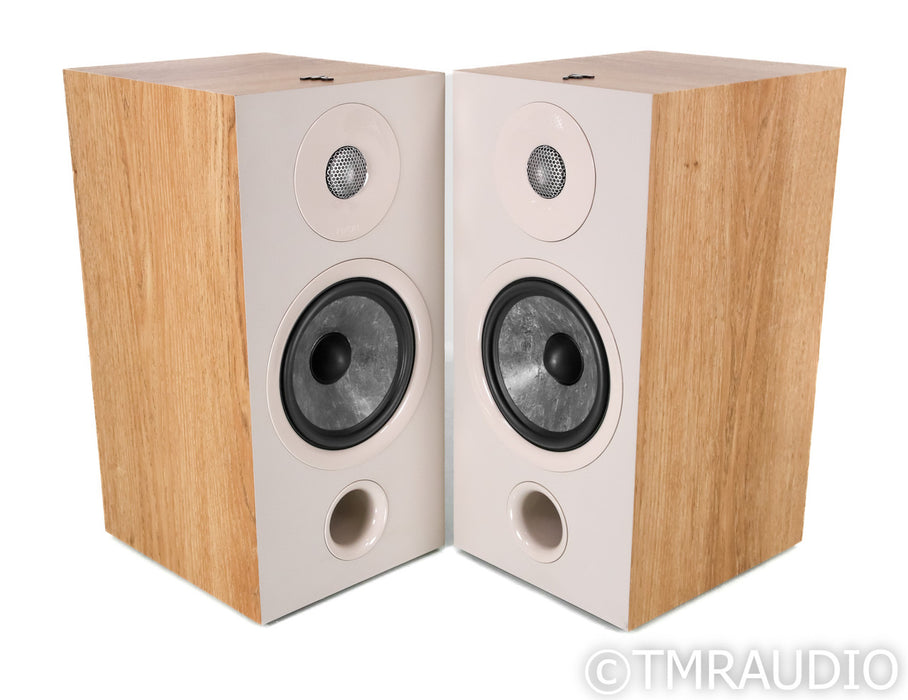 Focal Chora 806 Bookshelf Speakers; Light Wood Pair (Open Box)