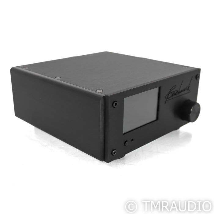Benchmark LA4 Stereo Preamplifier; Black (Open Box)