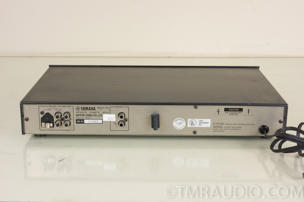 Yamaha T-17 AM/FM Stereo Tuner