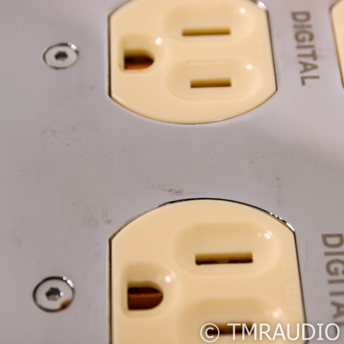 Isoclean Power 50A III AC Power Line Conditioner