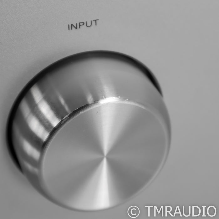 Luxman C-600F Stereo Preamplifier