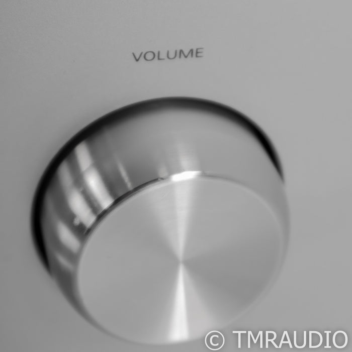 Luxman C-600F Stereo Preamplifier