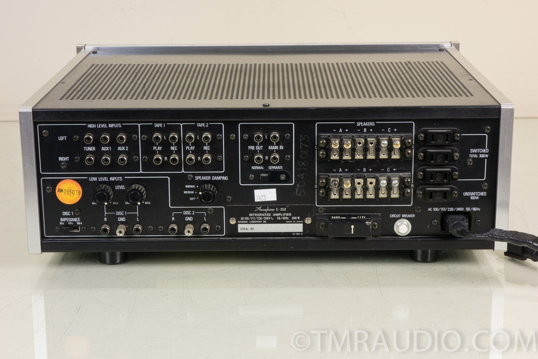Accuphase E-202 Vintage Stereo Integrated Amplifier