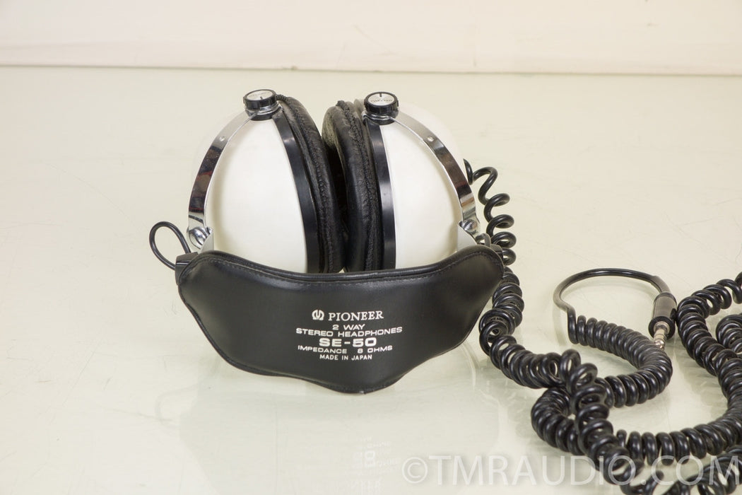 Pioneer SE-50 Vintage Stereo Headphones in Case