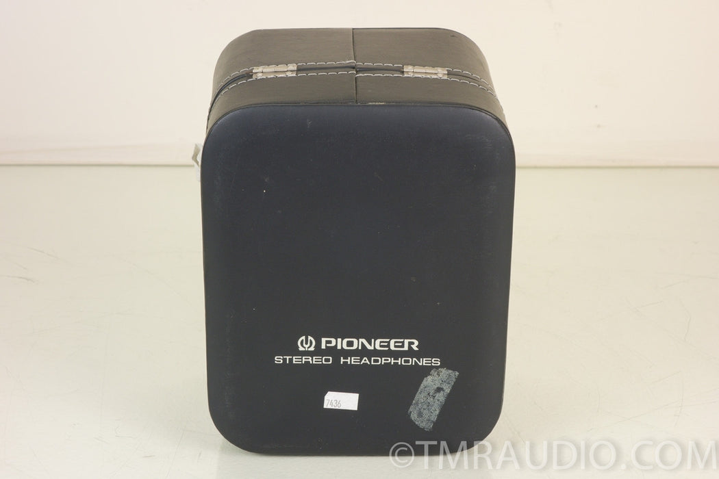 Pioneer SE-50 Vintage Stereo Headphones in Case