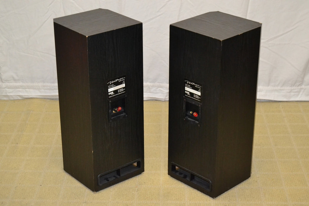 BIC Venturi V820 Stereo Speakers