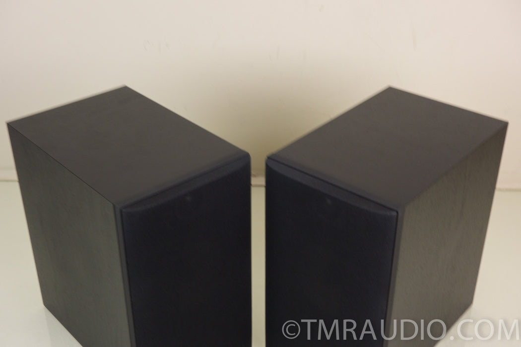 B&W 685 Bookshelf Speakers