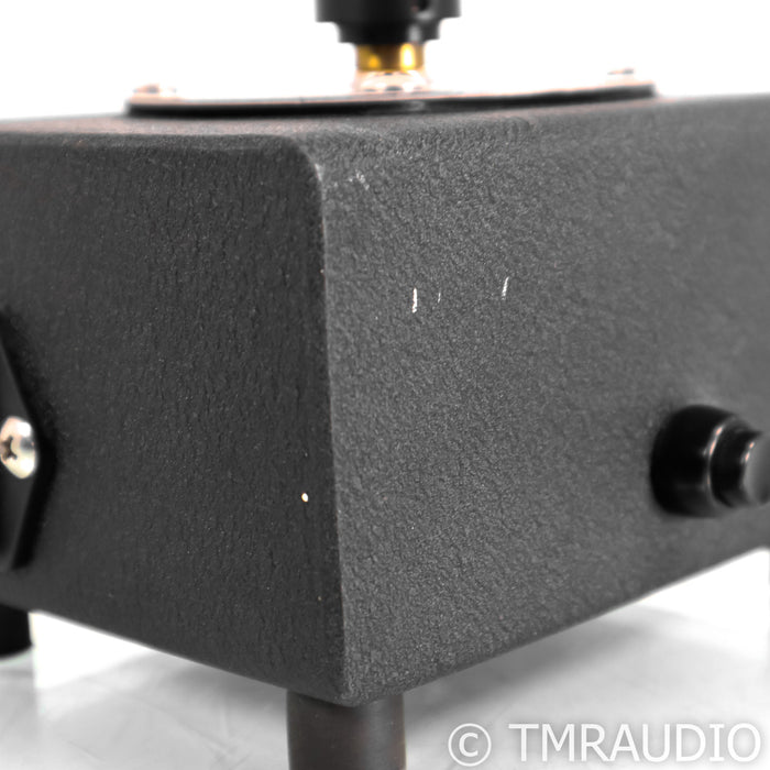 VPI Scout Belt Drive Turntable; Ortofon 2M Red Cartridge