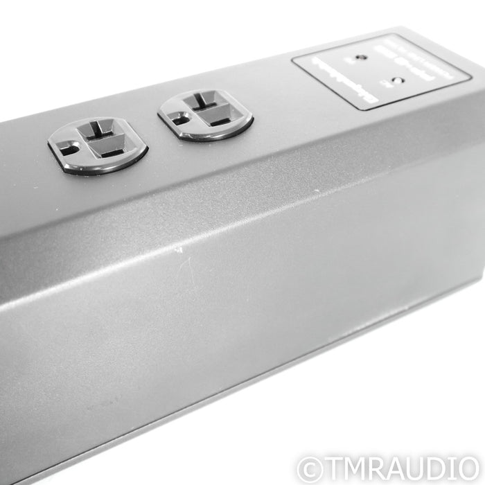 GigaWatt PF-2 EVO Filtering AC Power Distributor