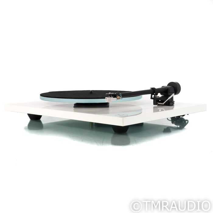 Rega Planar 2 Belt Drive Turntable; White w/ Carbon MM
