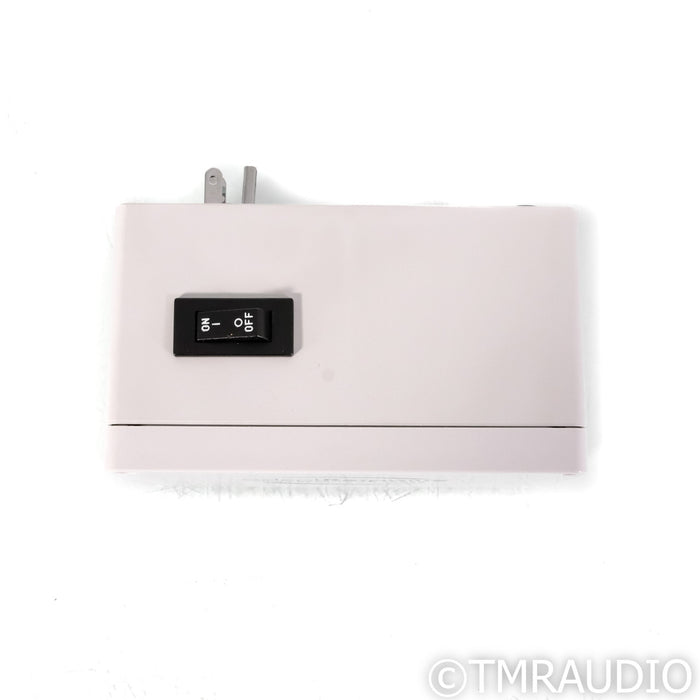 Audience Adept Response aR2p-T3 Power Conditioner; 20Amp (Open Box)