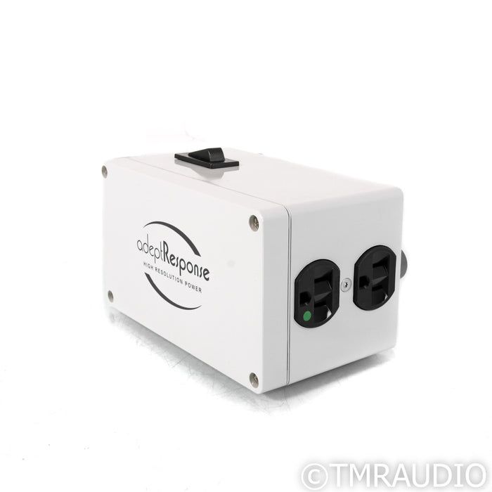 Audience Adept Response aR2p-T3 Power Conditioner; 20Amp (Open Box)