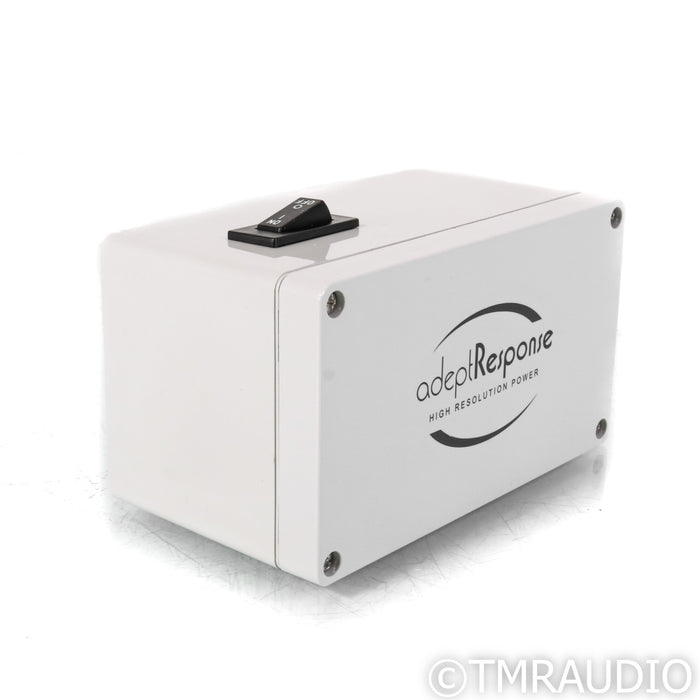 Audience Adept Response aR2p-T3 Power Conditioner; 20Amp (Open Box)