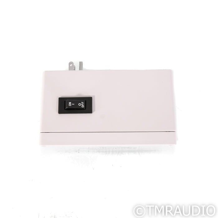 Audience Adept Response aR2p AC Power Conditioner; 15 Amp (Open Box)