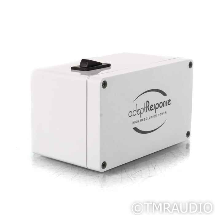 Audience Adept Response aR2p AC Power Conditioner; 15 Amp (Open Box)