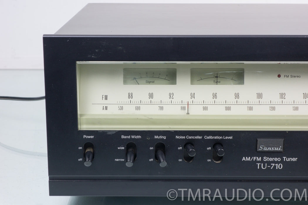 Sansui TU-710 Vintage AM / FM Stereo Tuner