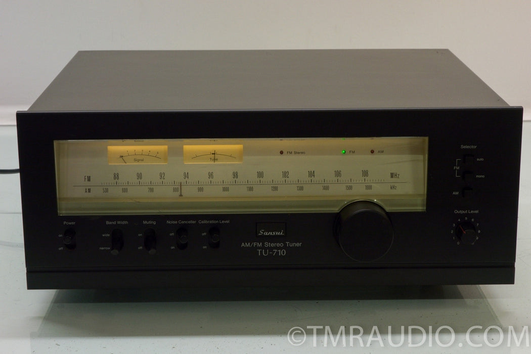 Sansui TU-710 Vintage AM / FM Stereo Tuner
