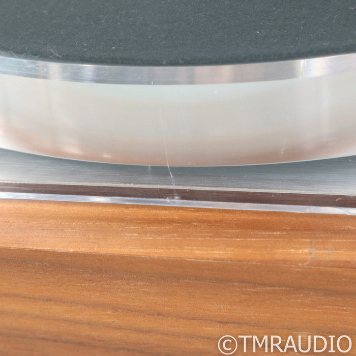 Pro-Ject The Classic Belt-Drive Turntable; Ortofon 2M Blue Cartridge