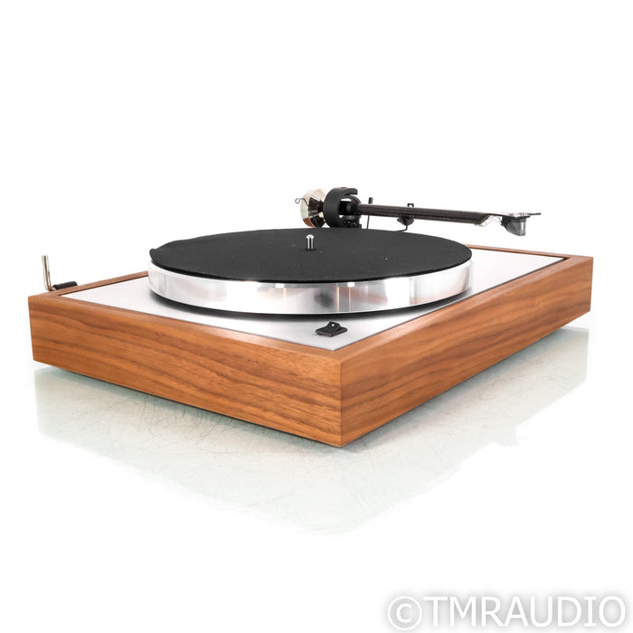 Pro-Ject The Classic Belt-Drive Turntable; Ortofon 2M Blue Cartridge