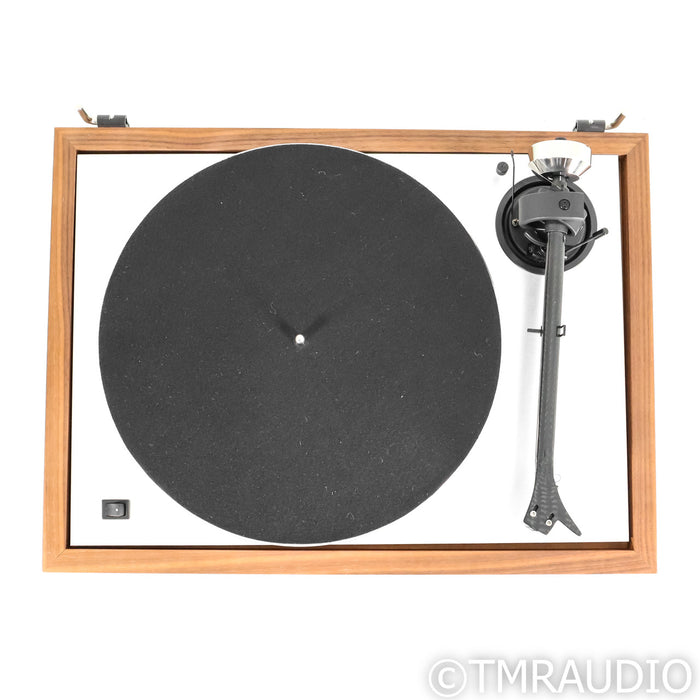 Pro-Ject The Classic Belt-Drive Turntable; Ortofon 2M Blue Cartridge