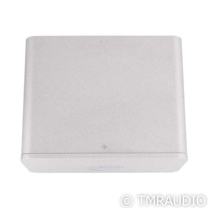 Audience Adept Response aR6 AC Power Conditioner; 15A w/ powerChord SE-i (Open Box)