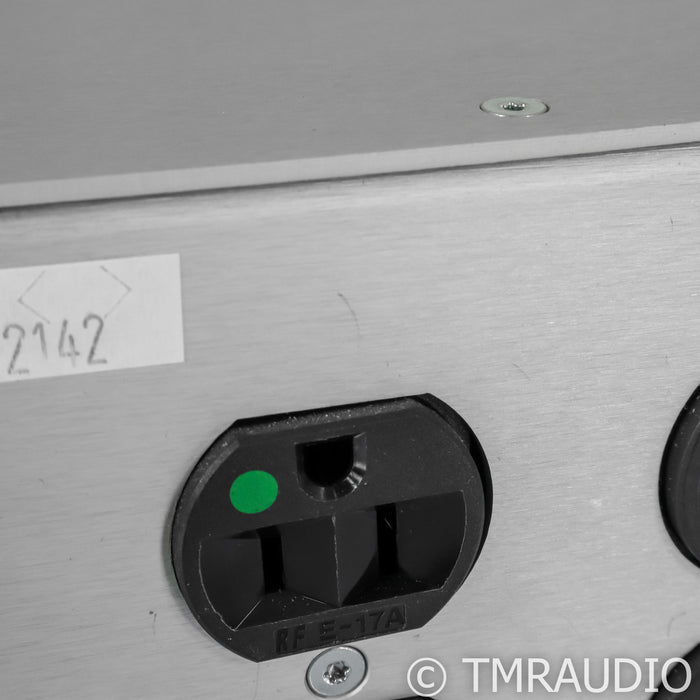 Audience Adept Response aR6 AC Power Conditioner; 15A w/ powerChord SE-i (Open Box)