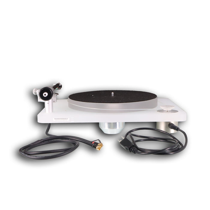 Marantz TT-15 Belt-Drive Turntable; White w/ Clearaudio Virtuoso Ebony Wood MM