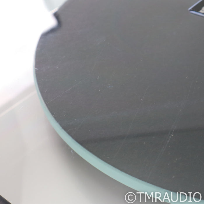 Rega Planar 2 Belt Drive Turntable; White w/ Carbon MM Cartridge