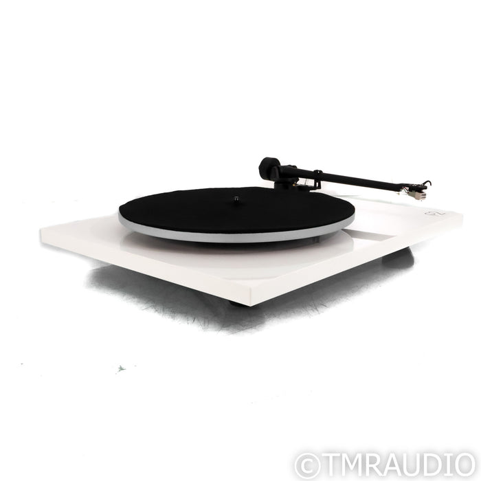 Rega Planar 2 Belt Drive Turntable; White w/ Carbon MM Cartridge