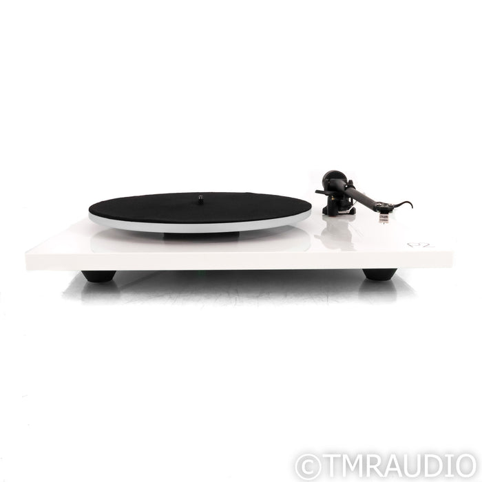 Rega Planar 2 Belt Drive Turntable; White w/ Carbon MM Cartridge