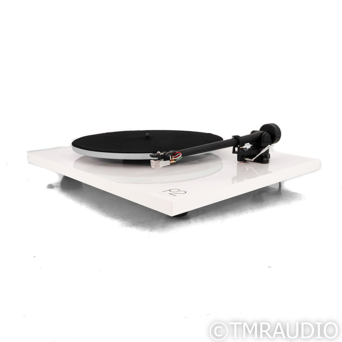 Rega Planar 2 Belt Drive Turntable; White w/ Carbon MM Cartridge