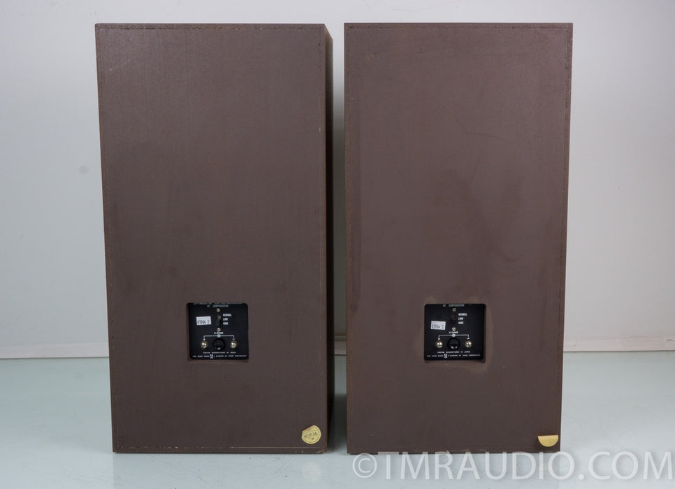 Realistic Optimus-1B Vintage Speakers