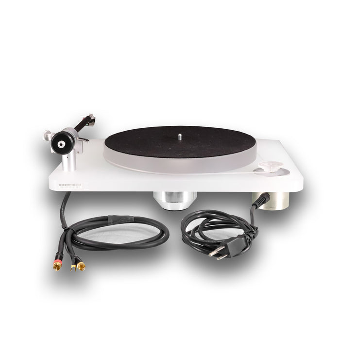 Marantz TT-15 Belt-Drive Turntable; Clearaudio Virtuoso Wood MM